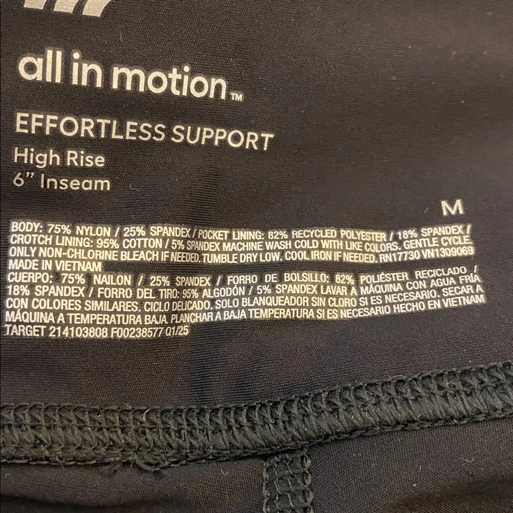 All in Motion Women's Effortless Support Pocketed Bike Shorts Sz M NWT - Picture 7 of 8